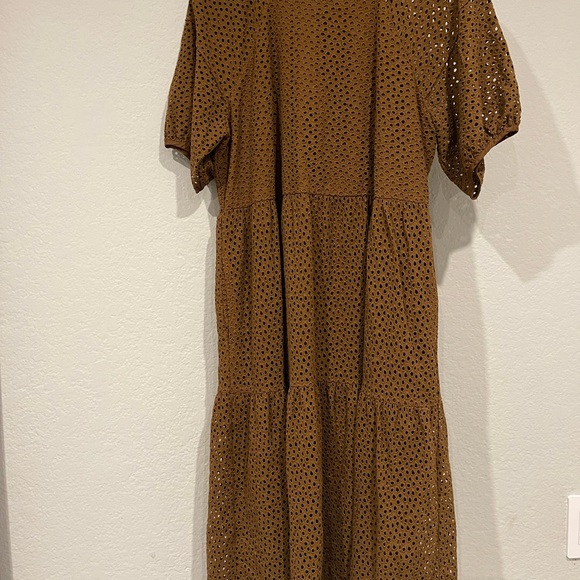 Everlane Eyelet Brown Tiered Dress NWT - size Medium - Picture 7 of 7